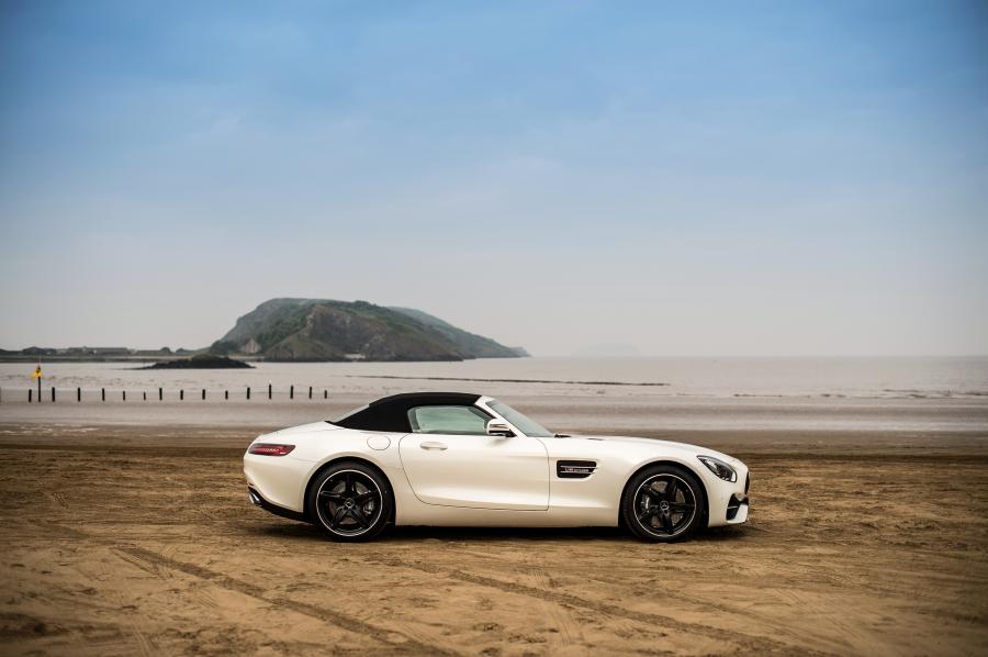  Mercedes-AMG GT Roadster 2017 года  (UK) (фото 39 из 40)
